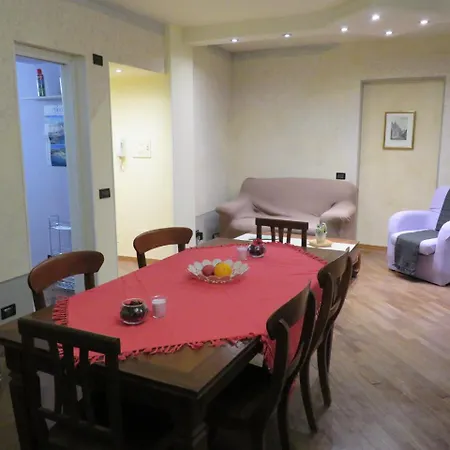 Great Escapes Piazza Vecchia בית נופש