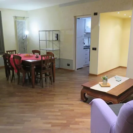 Great Escapes Piazza Vecchia בית נופש