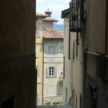 Great Escapes Piazza Vecchia *