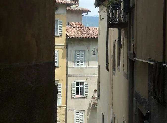 Great Escapes Piazza Vecchia *